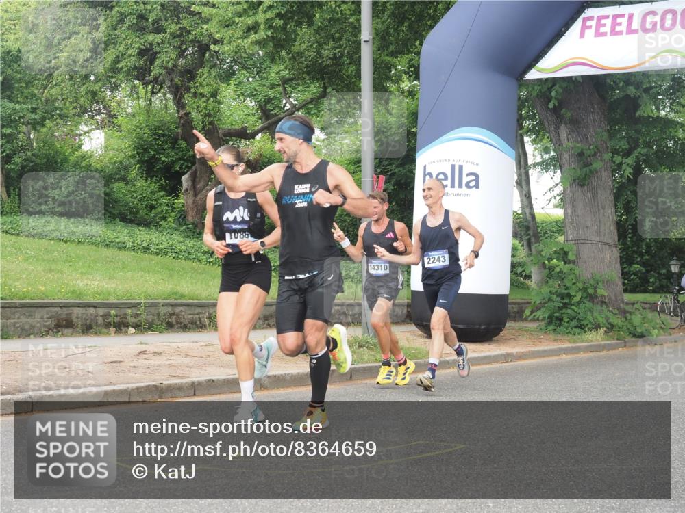 29.06.2025 - hella hamburg halbmarathon KatJ http://msf.ph/oto/8364659 29.06.2025 10:22:52 Zwischen KM18-KM19 4246 meine-sportfotos.de