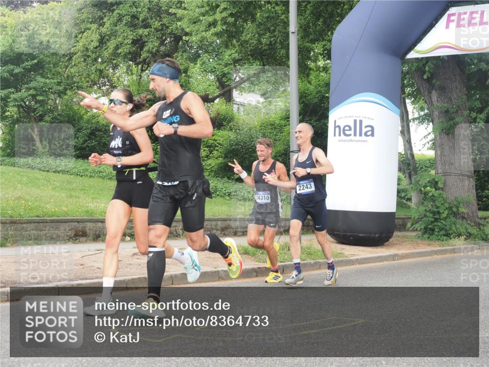 29.06.2025 - hella hamburg halbmarathon KatJ http://msf.ph/oto/8364733 29.06.2025 10:22:52 Zwischen KM18-KM19 4246 meine-sportfotos.de