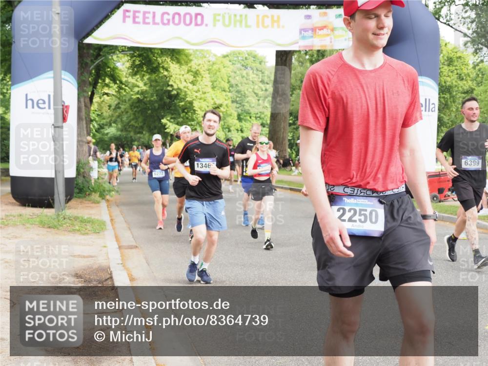 29.06.2025 - hella hamburg halbmarathon MichiJ http://msf.ph/oto/8364739 29.06.2025 10:43:39 Zwischen KM18-KM19 1130, 1485, 5492, 6272, 6399, 7659, 8669, 8825, 11832, 12014, 12196, 12585, 13465, 14139, 14737, 15090, 15125, 15431, 15712, 17268, 17665 meine-sportfotos.de