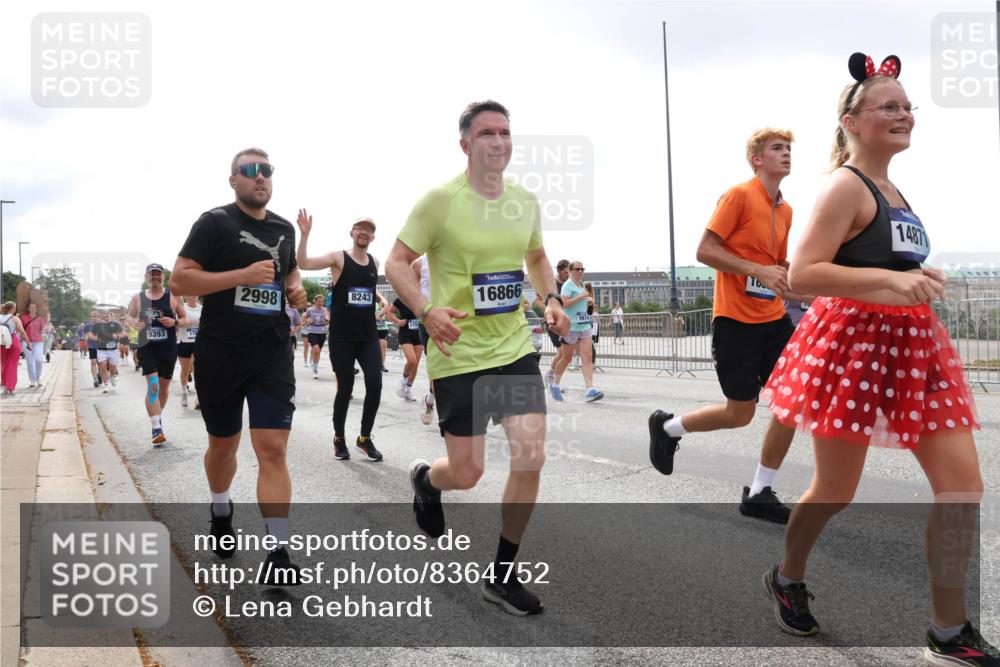 29.06.2025 - hella hamburg halbmarathon Lena Gebhardt http://msf.ph/oto/8364752 29.06.2025 10:39:24 Lombardsbrücke 9393, 2998, 8243, 175, 16866, 9974, 14871, 1760, 1856, 1883, 2092, 2524, 2534, 2571, 2574, 2578, 2843, 2893, 2976, 2998, 3275, 3353, 3727, 3745, 4410, 4523, 4603, 4609, 4659, 4855, 4882, 5045, 5701, 6062, 6112, 6321, 6342, 6343, 6427, 6428, 6611, 6719, 6726, 6748, 7053, 7125, 7199, 7341, 7501, 7506, 7524, 7589, 7684, 7815, 8203, 8243, 8457, 8783, 8995, 9393, 9420, 9446, 9569, 9698, 9747, 9777, 9974, 9977, 10001, 10072, 10315, 10512, 10516, 13060 meine-sportfotos.de
