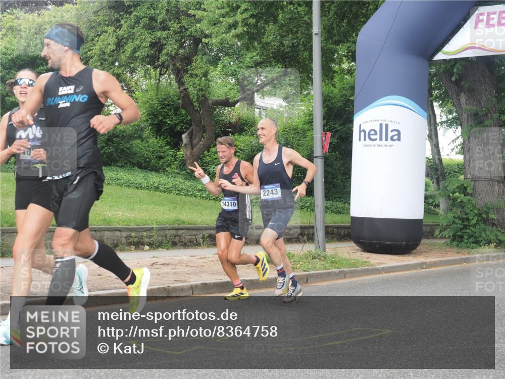 29.06.2025 - hella hamburg halbmarathon KatJ http://msf.ph/oto/8364758 29.06.2025 10:22:53 Zwischen KM18-KM19 2243, 4246 meine-sportfotos.de