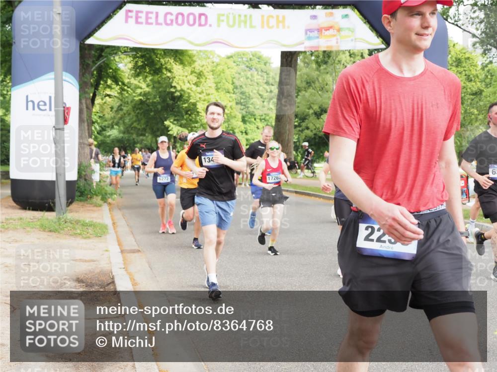 29.06.2025 - hella hamburg halbmarathon MichiJ http://msf.ph/oto/8364768 29.06.2025 10:43:39 Zwischen KM18-KM19 1130, 1485, 5492, 6272, 6399, 7659, 8669, 8825, 11832, 12014, 12196, 12585, 13465, 14139, 14737, 15090, 15125, 15431, 15712, 17268, 17665 meine-sportfotos.de