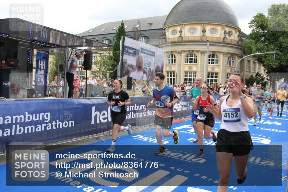 29.06.2025 - hella hamburg halbmarathon Michael Strokosch http://msf.ph/oto/8364776 29.06.2025 10:56:46 Ziel 3836, 4152, 6416, 6759, 7646, 8744, 8825, 8996, 9488, 11083, 11870, 14369, 14461, 15134, 15431, 15712, 16043, 16121, 17133, 17259, 18340, 18634, 18899 meine-sportfotos.de