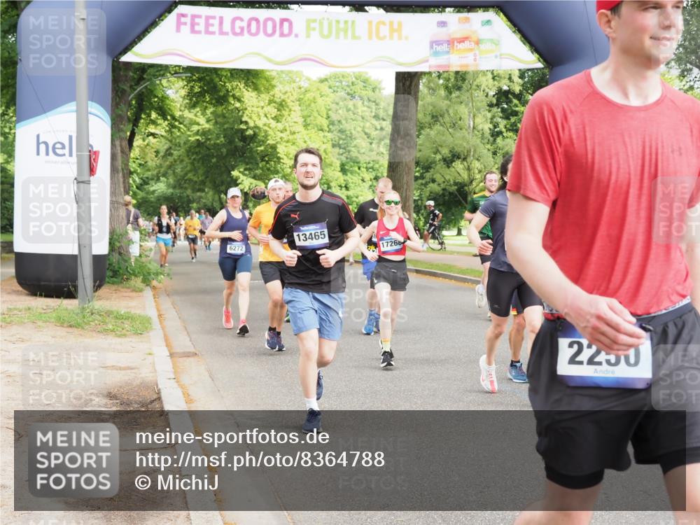 29.06.2025 - hella hamburg halbmarathon MichiJ http://msf.ph/oto/8364788 29.06.2025 10:43:39 Zwischen KM18-KM19 1130, 1485, 5492, 6272, 6399, 7659, 8669, 8825, 11832, 12014, 12196, 12585, 13465, 14139, 14737, 15090, 15125, 15431, 15712, 17268, 17665 meine-sportfotos.de