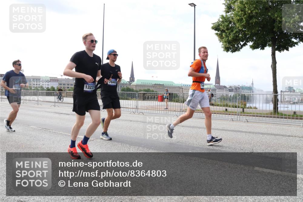 29.06.2025 - hella hamburg halbmarathon Lena Gebhardt http://msf.ph/oto/8364803 29.06.2025 10:14:26 Lombardsbrücke 16126, 13237, 7840, 14, 1194, 1406, 1728, 1890, 2494, 2990, 3020, 3154, 3756, 3834, 3939, 4032, 4962, 5191, 5670, 5981, 6028, 6083, 6089, 6287, 6366, 7209, 7442, 7802, 7840, 7991, 8001, 8057, 8147, 8409, 8892, 9556, 9663, 9709, 9845, 9886, 10224, 10610, 11987, 12467, 12938, 13237, 13285, 13788, 14488, 15840, 16126, 17439, 18041, 18236, 18239 meine-sportfotos.de
