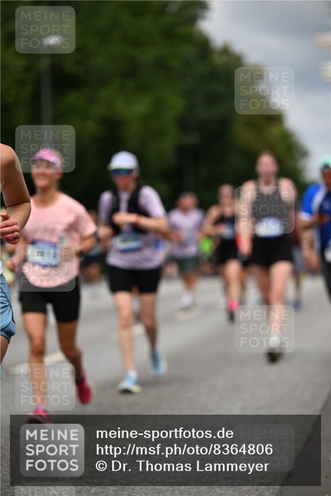 29.06.2025 - hella hamburg halbmarathon Dr. Thomas Lammeyer http://msf.ph/oto/8364806 29.06.2025 10:41:39 Kennedybrücke 56, 1022, 1118, 1276, 1337, 1339, 1799, 1819, 2016, 2031, 2104, 2199, 2272, 2480, 3230, 3873, 4347, 4442, 4618, 4733, 4762, 5146, 5224, 5640, 5940, 6243, 6584, 6821, 7085, 7124, 7544, 8499, 8758, 8843, 9054, 9055, 9288, 10024, 10112, 10159, 10476, 10762, 10798, 10919, 10931 meine-sportfotos.de