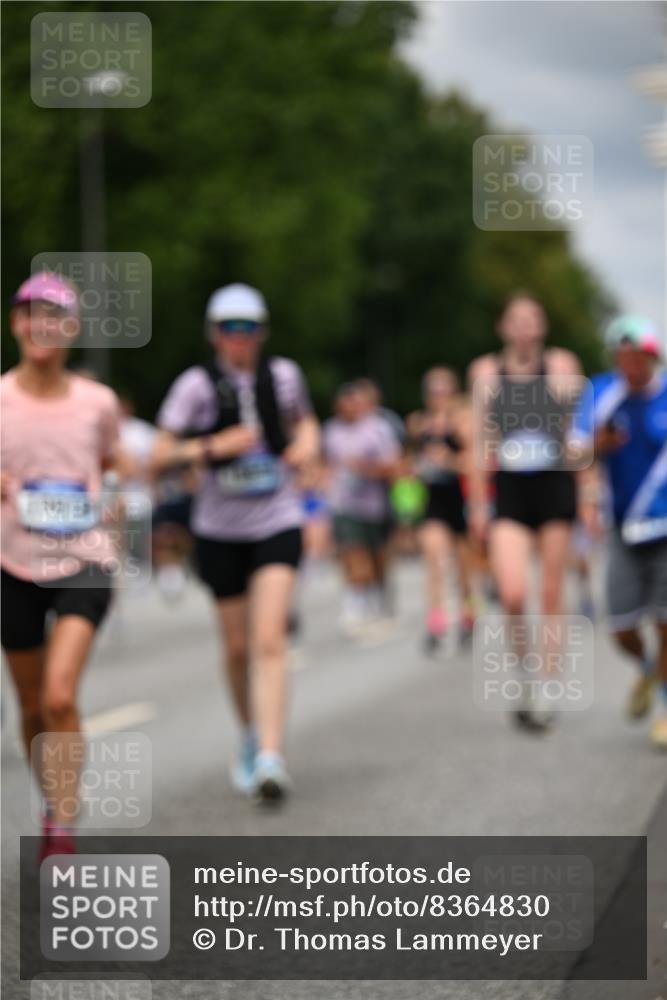 29.06.2025 - hella hamburg halbmarathon Dr. Thomas Lammeyer http://msf.ph/oto/8364830 29.06.2025 10:41:39 Kennedybrücke 56, 1022, 1118, 1276, 1337, 1339, 1799, 1819, 2016, 2031, 2104, 2199, 2272, 2480, 3230, 3873, 4347, 4442, 4618, 4733, 4762, 5146, 5224, 5640, 5940, 6243, 6584, 6821, 7085, 7124, 7544, 8499, 8758, 8843, 9054, 9055, 9288, 10024, 10112, 10159, 10476, 10762, 10798, 10919, 10931 meine-sportfotos.de