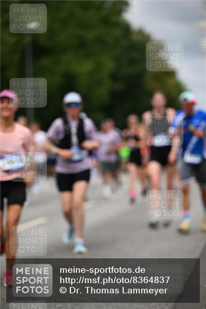 29.06.2025 - hella hamburg halbmarathon Dr. Thomas Lammeyer http://msf.ph/oto/8364837 29.06.2025 10:41:40 Kennedybrücke 56, 1022, 1118, 1276, 1337, 1339, 1799, 1819, 2016, 2031, 2104, 2199, 2272, 2480, 3230, 3873, 4347, 4442, 4618, 4733, 4762, 5146, 5224, 5640, 5940, 6243, 6584, 6821, 7085, 7124, 7544, 8499, 8758, 8843, 9054, 9055, 9288, 10024, 10112, 10159, 10476, 10762, 10798, 10919, 10931 meine-sportfotos.de