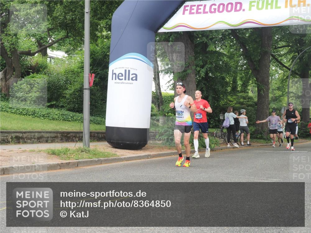 29.06.2025 - hella hamburg halbmarathon KatJ http://msf.ph/oto/8364850 29.06.2025 10:22:54 Zwischen KM18-KM19 2243, 4246 meine-sportfotos.de