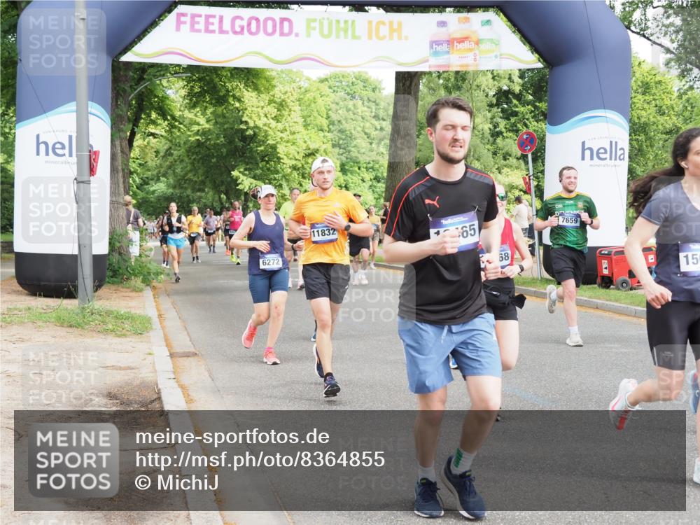 29.06.2025 - hella hamburg halbmarathon MichiJ http://msf.ph/oto/8364855 29.06.2025 10:43:40 Zwischen KM18-KM19 1130, 1485, 6272, 6399, 7659, 8669, 8825, 11832, 12014, 12196, 12585, 13465, 14139, 15090, 15125, 15431, 15712, 17268, 17665 meine-sportfotos.de