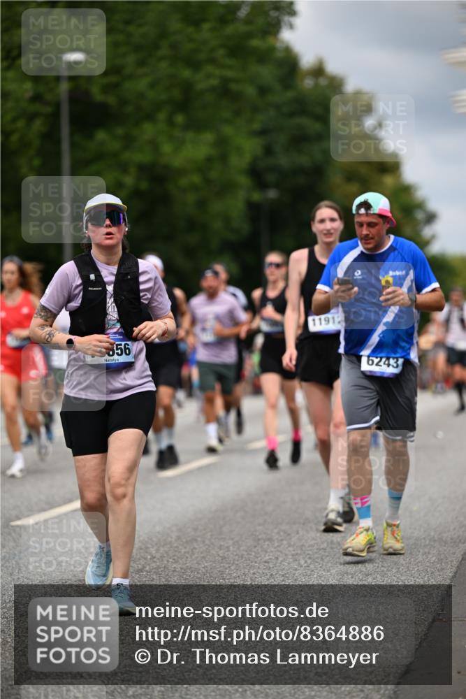 29.06.2025 - hella hamburg halbmarathon Dr. Thomas Lammeyer http://msf.ph/oto/8364886 29.06.2025 10:41:40 Kennedybrücke 56, 1022, 1118, 1276, 1337, 1339, 1799, 1819, 2016, 2031, 2104, 2199, 2272, 2480, 3230, 3873, 4347, 4442, 4618, 4733, 4762, 5146, 5224, 5640, 5940, 6243, 6584, 6821, 7085, 7124, 7544, 8499, 8758, 8843, 9054, 9055, 9288, 10024, 10112, 10159, 10476, 10762, 10798, 10919, 10931 meine-sportfotos.de