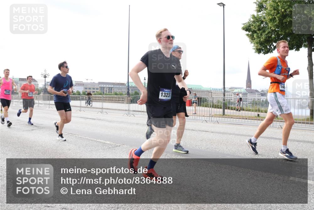 29.06.2025 - hella hamburg halbmarathon Lena Gebhardt http://msf.ph/oto/8364888 29.06.2025 10:14:26 Lombardsbrücke 6083, 13237, 144, 1194, 1406, 1728, 1890, 2494, 2990, 3020, 3154, 3756, 3834, 3939, 4032, 4962, 5191, 5670, 5981, 6028, 6083, 6089, 6287, 6366, 7209, 7442, 7802, 7840, 7991, 8001, 8057, 8147, 8409, 8892, 9556, 9663, 9709, 9845, 9886, 10224, 10610, 11987, 12467, 12938, 13237, 13285, 13788, 14488, 15840, 16126, 17439, 18041, 18236, 18239 meine-sportfotos.de