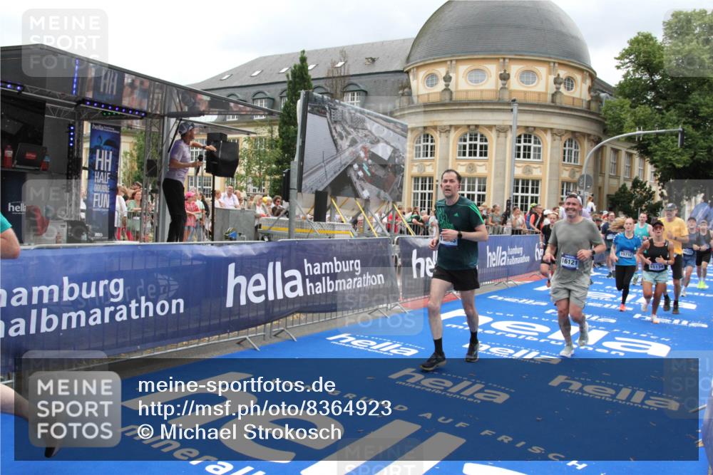 29.06.2025 - hella hamburg halbmarathon Michael Strokosch http://msf.ph/oto/8364923 29.06.2025 10:56:47 Ziel 2378, 3836, 4152, 7646, 8744, 8825, 8996, 9488, 11083, 11870, 14369, 14461, 15134, 15431, 15712, 16043, 16121, 17133, 18340, 18634, 18899 meine-sportfotos.de