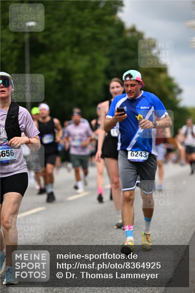 29.06.2025 - hella hamburg halbmarathon Dr. Thomas Lammeyer http://msf.ph/oto/8364925 29.06.2025 10:41:41 Kennedybrücke 1022, 1118, 1276, 1337, 1339, 1799, 1819, 2016, 2031, 2104, 2199, 2272, 2480, 3230, 3873, 4347, 4442, 4618, 4733, 4762, 5146, 5224, 5640, 5940, 6243, 6584, 6821, 7085, 7124, 7544, 8499, 8758, 8843, 8985, 9054, 9055, 9288, 10024, 10159, 10476, 10762, 10798, 10836, 10919, 10931 meine-sportfotos.de