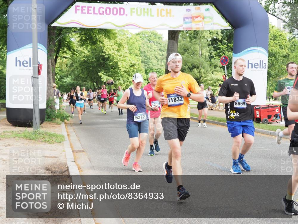 29.06.2025 - hella hamburg halbmarathon MichiJ http://msf.ph/oto/8364933 29.06.2025 10:43:40 Zwischen KM18-KM19 1130, 1485, 6272, 6399, 7659, 8669, 8825, 11832, 12014, 12196, 12585, 13465, 14139, 15090, 15125, 15431, 15712, 17268, 17665 meine-sportfotos.de