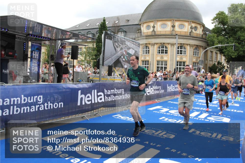 29.06.2025 - hella hamburg halbmarathon Michael Strokosch http://msf.ph/oto/8364936 29.06.2025 10:56:48 Ziel 2378, 3836, 4152, 7646, 8825, 8996, 9488, 11083, 11870, 13816, 14369, 14461, 15134, 15431, 15712, 16008, 16009, 16043, 16121, 17133, 18634 meine-sportfotos.de