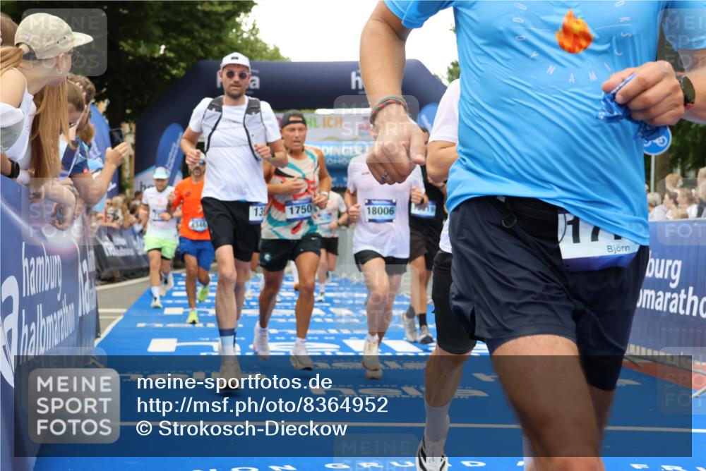 29.06.2025 - hella hamburg halbmarathon Strokosch-Dieckow http://msf.ph/oto/8364952 29.06.2025 10:50:34 Ziel 1399, 1750, 3414, 4127, 4346, 5447, 6282, 6662, 6712, 7134, 7397, 7583, 7786, 7952, 8153, 8576, 9057, 11214, 11356, 11455, 13701, 13808, 13812, 13875, 14626, 15519, 15803, 16291, 16806, 17179, 17247, 17319, 18006, 18413, 18820 meine-sportfotos.de