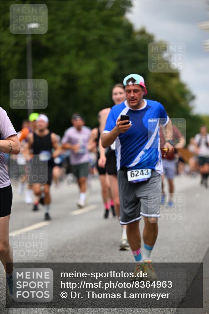 29.06.2025 - hella hamburg halbmarathon Dr. Thomas Lammeyer http://msf.ph/oto/8364963 29.06.2025 10:41:41 Kennedybrücke 1022, 1118, 1276, 1337, 1339, 1799, 1819, 2016, 2031, 2104, 2199, 2272, 2480, 3230, 3873, 4347, 4442, 4618, 4733, 4762, 5146, 5224, 5640, 5940, 6243, 6584, 6821, 7085, 7124, 7544, 8499, 8758, 8843, 8985, 9054, 9055, 9288, 10024, 10159, 10476, 10762, 10798, 10836, 10919, 10931 meine-sportfotos.de