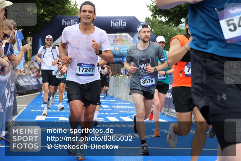 29.06.2025 - hella hamburg halbmarathon Strokosch-Dieckow http://msf.ph/oto/8365032 29.06.2025 10:50:33 Ziel 1399, 1750, 3414, 4127, 4346, 5447, 6282, 6662, 6712, 7397, 7583, 7786, 8153, 8576, 9057, 11214, 11455, 12624, 13808, 13812, 13875, 14626, 15519, 15803, 16291, 16806, 17179, 17247, 17319, 18006, 18413, 18820 meine-sportfotos.de