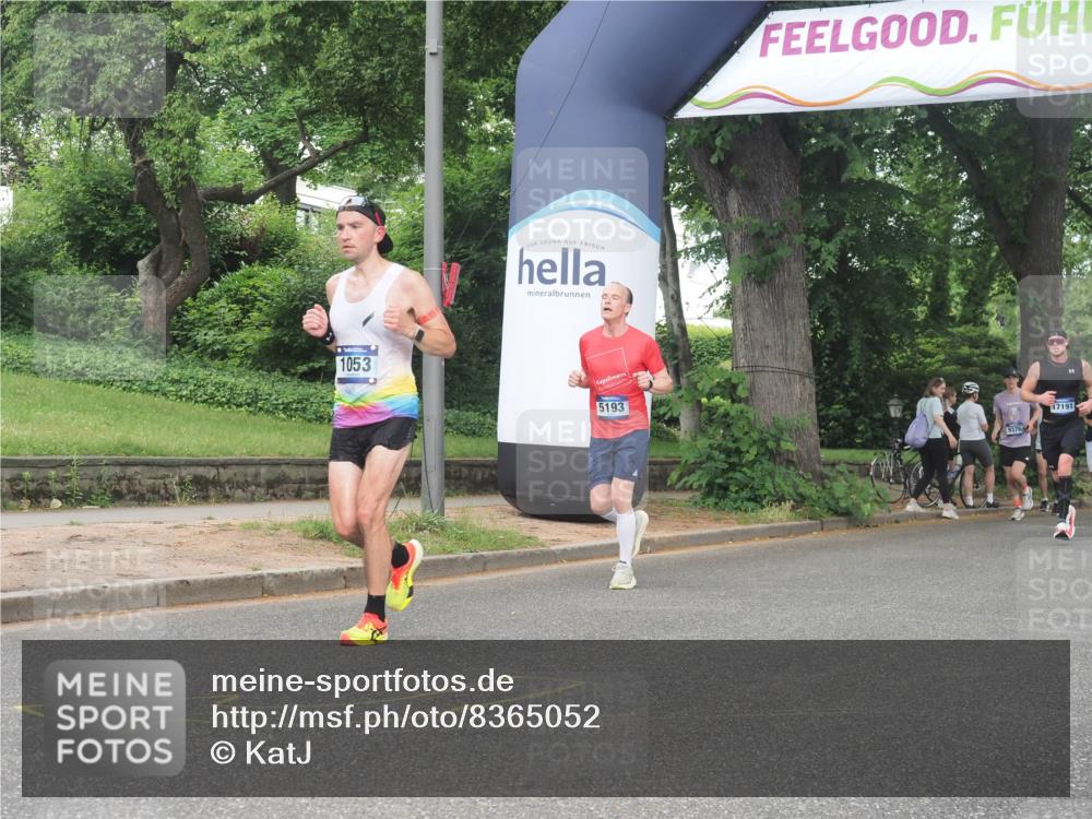 29.06.2025 - hella hamburg halbmarathon KatJ http://msf.ph/oto/8365052 29.06.2025 10:22:56 Zwischen KM18-KM19 1053, 2243, 4246, 5193 meine-sportfotos.de