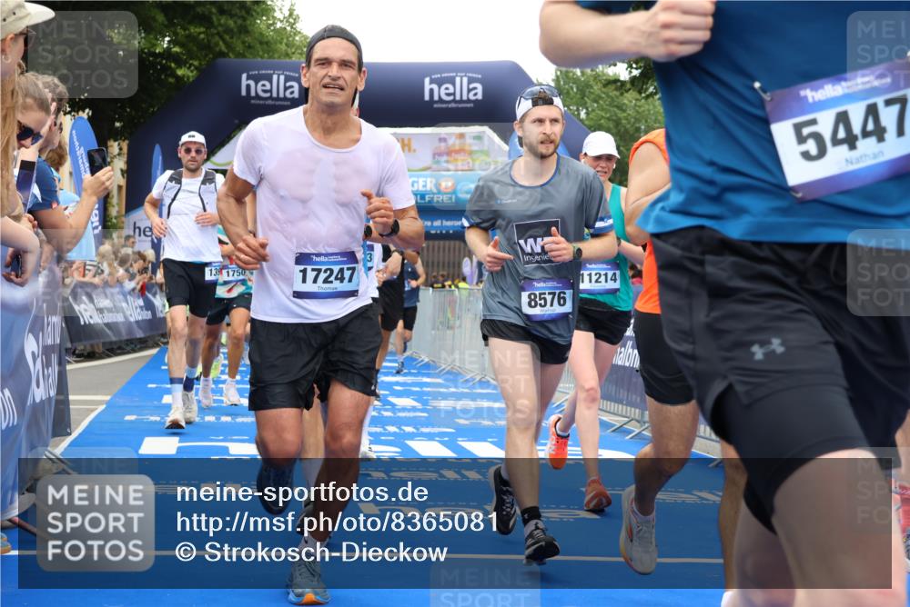 29.06.2025 - hella hamburg halbmarathon Strokosch-Dieckow http://msf.ph/oto/8365081 29.06.2025 10:50:33 Ziel 1399, 1750, 3414, 4127, 4346, 5447, 6282, 6662, 6712, 7397, 7583, 7786, 8153, 8576, 9057, 11214, 11455, 12624, 13808, 13812, 13875, 14626, 15519, 15803, 16291, 16806, 17179, 17247, 17319, 18006, 18413, 18820 meine-sportfotos.de