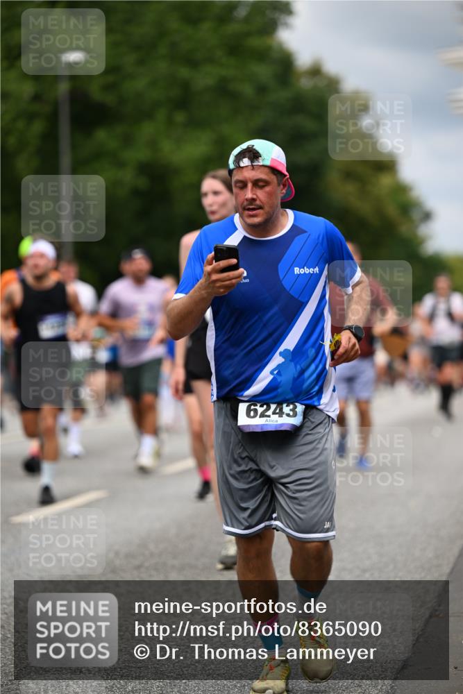29.06.2025 - hella hamburg halbmarathon Dr. Thomas Lammeyer http://msf.ph/oto/8365090 29.06.2025 10:41:42 Kennedybrücke 1022, 1276, 1337, 1339, 1799, 1819, 2016, 2031, 2104, 2199, 2272, 2480, 3230, 4347, 4442, 4618, 4733, 4762, 5146, 5224, 5522, 5523, 5640, 5940, 6243, 6584, 6821, 7085, 7124, 7544, 8499, 8758, 8843, 8985, 9054, 9055, 9288, 10159, 10476, 10762, 10798, 10836, 10919, 10931 meine-sportfotos.de