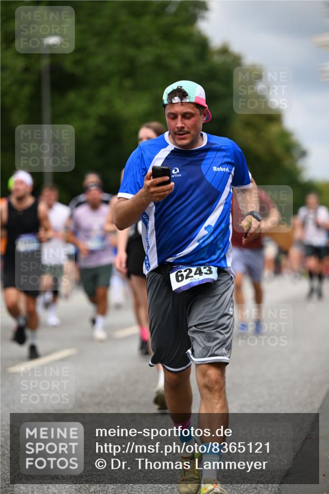 29.06.2025 - hella hamburg halbmarathon Dr. Thomas Lammeyer http://msf.ph/oto/8365121 29.06.2025 10:41:42 Kennedybrücke 1022, 1276, 1337, 1339, 1799, 1819, 2016, 2031, 2104, 2199, 2272, 2480, 3230, 4347, 4442, 4618, 4733, 4762, 5146, 5224, 5522, 5523, 5640, 5940, 6243, 6584, 6821, 7085, 7124, 7544, 8499, 8758, 8843, 8985, 9054, 9055, 9288, 10159, 10476, 10762, 10798, 10836, 10919, 10931 meine-sportfotos.de
