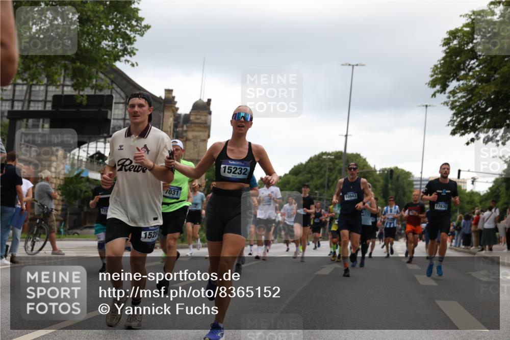 29.06.2025 - hella hamburg halbmarathon Yannick Fuchs http://msf.ph/oto/8365152 29.06.2025 10:53:21 20KM 2006, 2348, 2584, 2677, 2957, 2978, 3114, 3181, 3279, 3425, 3983, 4088, 4592, 4796, 5885, 6087, 6202, 6220, 6438, 7031, 7223, 7287, 8290, 10036, 10587, 10759, 10896, 10943, 11018, 11935, 11938, 12206, 12261, 12564, 12633, 12736, 12862, 13583, 13761, 14567, 14732, 14902, 14928, 14965, 15232, 15240, 15284, 16227, 16341, 16910, 16980, 17017, 17176, 17304, 17503, 17630, 18153, 18327, 18467, 18485, 18716, 18855, 19015, 19160 meine-sportfotos.de