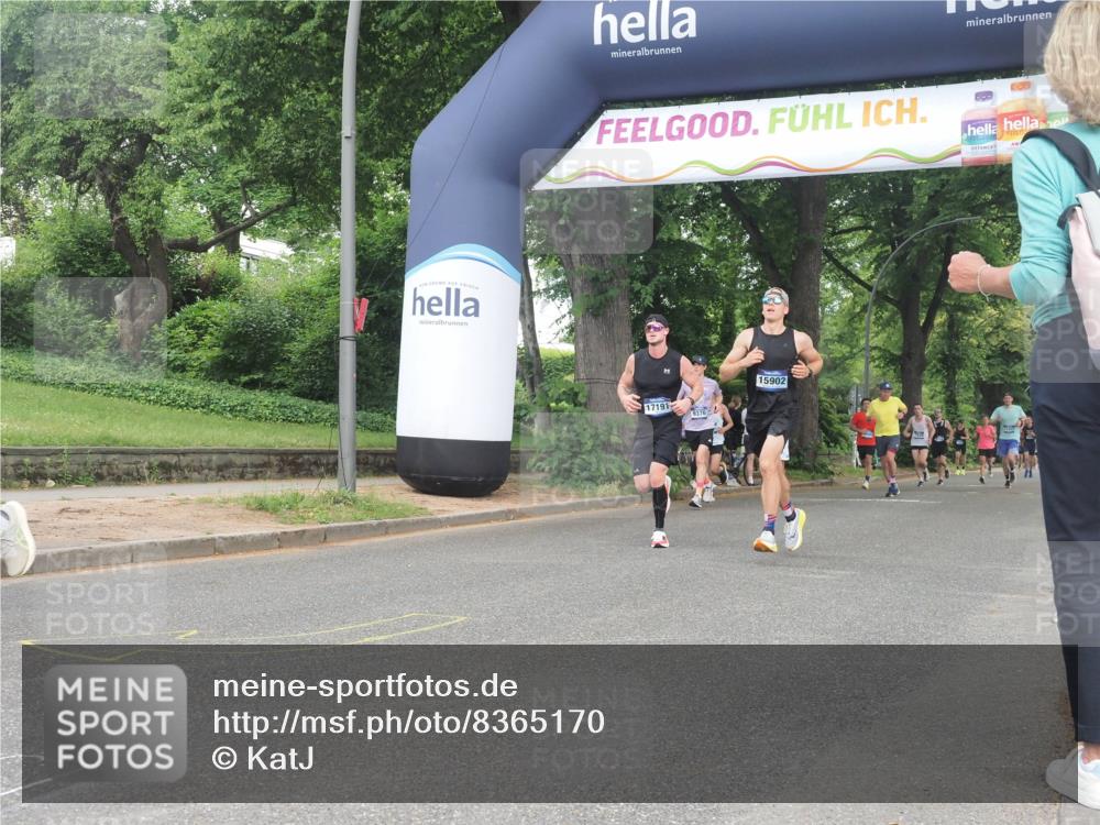 29.06.2025 - hella hamburg halbmarathon KatJ http://msf.ph/oto/8365170 29.06.2025 10:22:57 Zwischen KM18-KM19 1053, 2243, 4246, 5193 meine-sportfotos.de