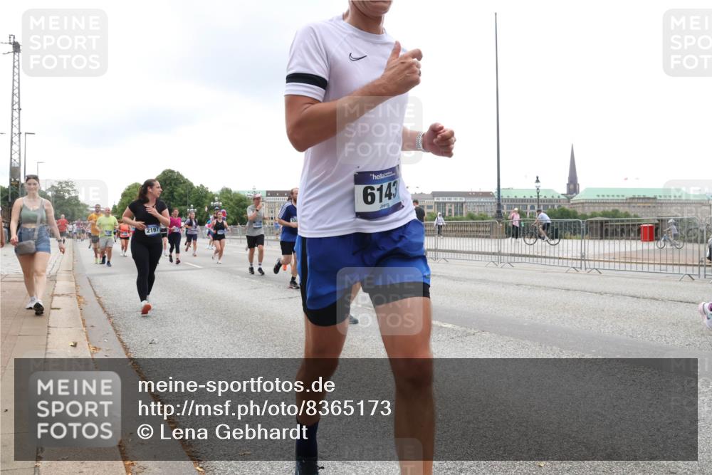29.06.2025 - hella hamburg halbmarathon Lena Gebhardt http://msf.ph/oto/8365173 29.06.2025 10:48:34 Lombardsbrücke 2197, 100, 6143, 1142, 1157, 1167, 1174, 1175, 1584, 1645, 2037, 2195, 2418, 2437, 2438, 2475, 2627, 2650, 2716, 2756, 2909, 2958, 3224, 3320, 3504, 3661, 3679, 3933, 4588, 5010, 5585, 5781, 5952, 6143, 7203, 7532, 7947, 7948, 8461, 8521, 8719, 8760, 8948, 9552, 9775, 9787, 9921, 10059, 10145, 10204, 10366, 10524, 10654, 10656, 11364, 11365, 11742, 11781, 13814, 13845, 15715, 16498, 16499, 16701 meine-sportfotos.de