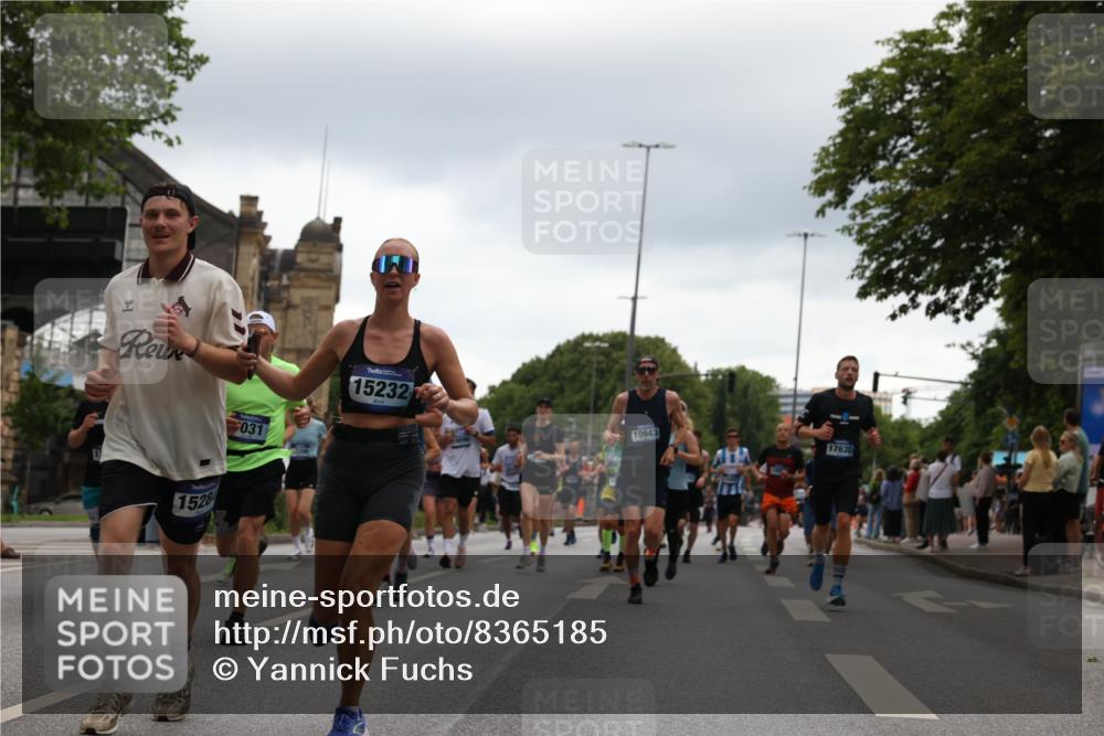 29.06.2025 - hella hamburg halbmarathon Yannick Fuchs http://msf.ph/oto/8365185 29.06.2025 10:53:21 20KM 2006, 2348, 2584, 2677, 2957, 2978, 3114, 3181, 3279, 3425, 3983, 4088, 4592, 4796, 5885, 6087, 6202, 6220, 6438, 7031, 7223, 7287, 8290, 10036, 10587, 10759, 10896, 10943, 11018, 11935, 11938, 12206, 12261, 12564, 12633, 12736, 12862, 13583, 13761, 14567, 14732, 14902, 14928, 14965, 15232, 15240, 15284, 16227, 16341, 16910, 16980, 17017, 17176, 17304, 17503, 17630, 18153, 18327, 18467, 18485, 18716, 18855, 19015, 19160 meine-sportfotos.de
