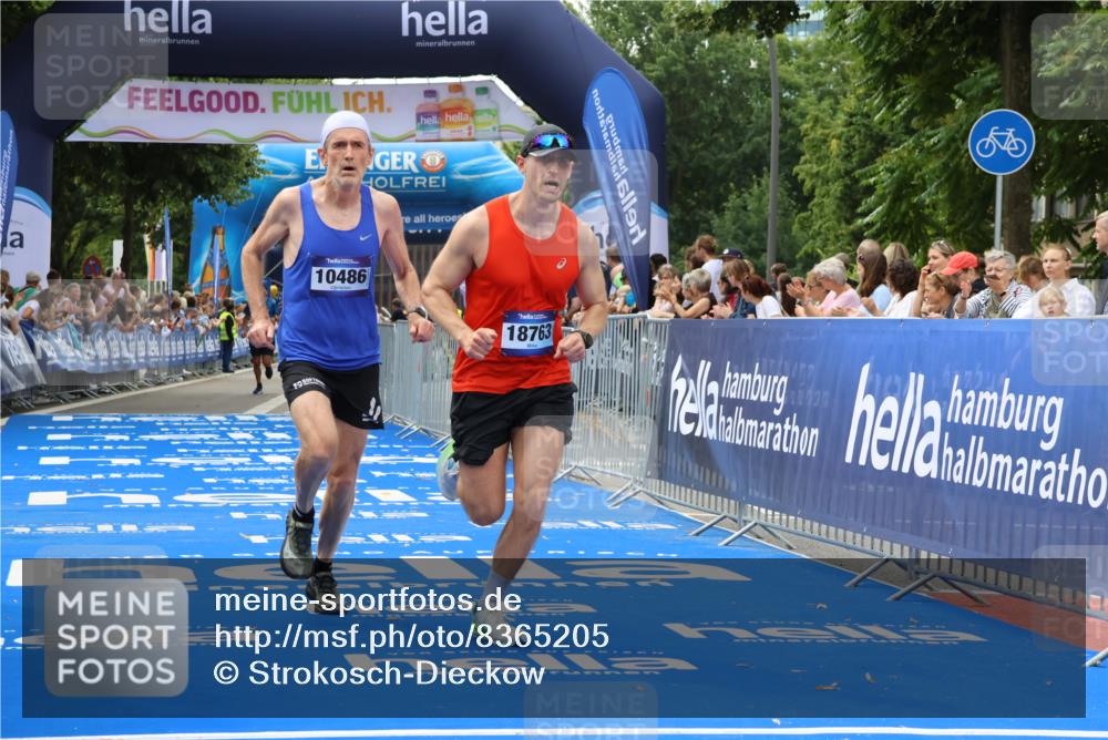 29.06.2025 - hella hamburg halbmarathon Strokosch-Dieckow http://msf.ph/oto/8365205 29.06.2025 10:28:48 Ziel 1827, 2604, 3968, 6090, 10486, 15655, 17428, 18763 meine-sportfotos.de
