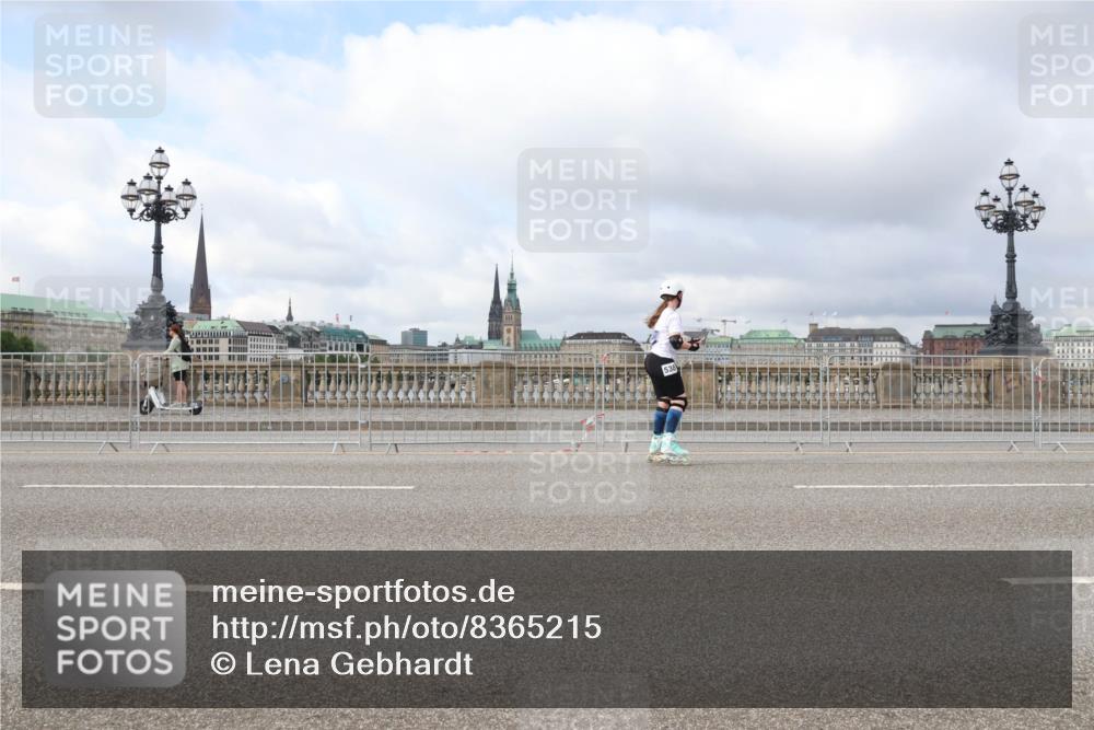 29.06.2025 - hella hamburg halbmarathon Lena Gebhardt http://msf.ph/oto/8365215 29.06.2025 09:10:51 Lombardsbrücke 538 meine-sportfotos.de