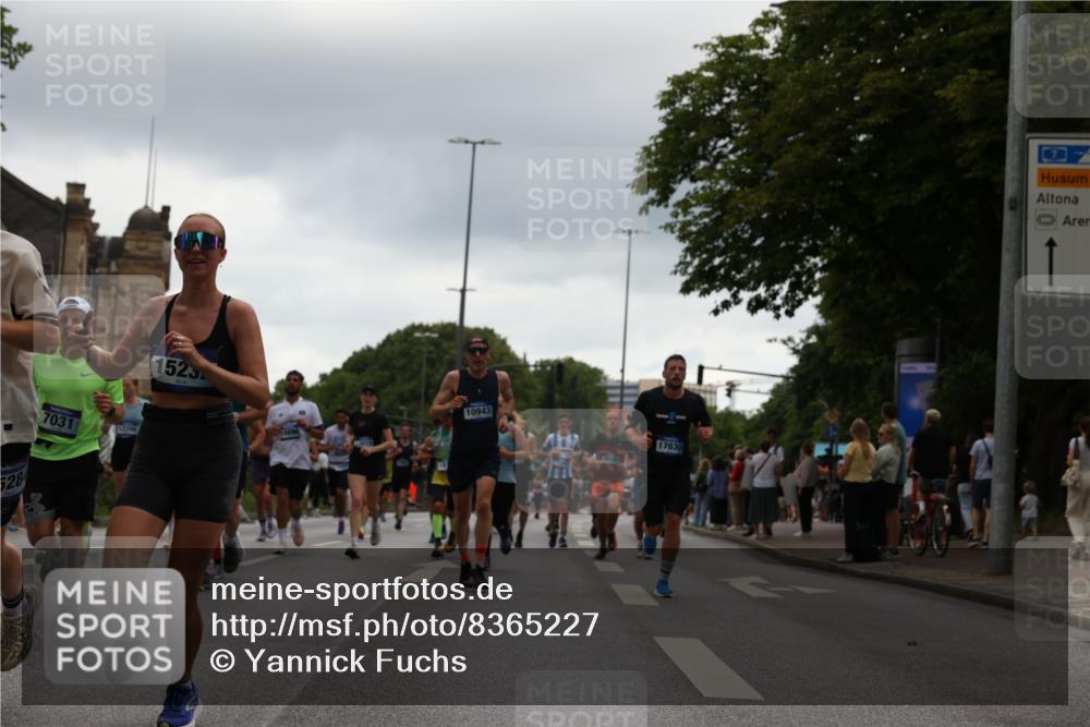 29.06.2025 - hella hamburg halbmarathon Yannick Fuchs http://msf.ph/oto/8365227 29.06.2025 10:53:21 20KM 2006, 2348, 2584, 2677, 2957, 2978, 3114, 3181, 3279, 3425, 3983, 4088, 4592, 4796, 5885, 6087, 6202, 6220, 6438, 7031, 7223, 7287, 8290, 10036, 10587, 10759, 10896, 10943, 11018, 11935, 11938, 12206, 12261, 12564, 12633, 12736, 12862, 13583, 13761, 14567, 14732, 14902, 14928, 14965, 15232, 15240, 15284, 16227, 16341, 16910, 16980, 17017, 17176, 17304, 17503, 17630, 18153, 18327, 18467, 18485, 18716, 18855, 19015, 19160 meine-sportfotos.de
