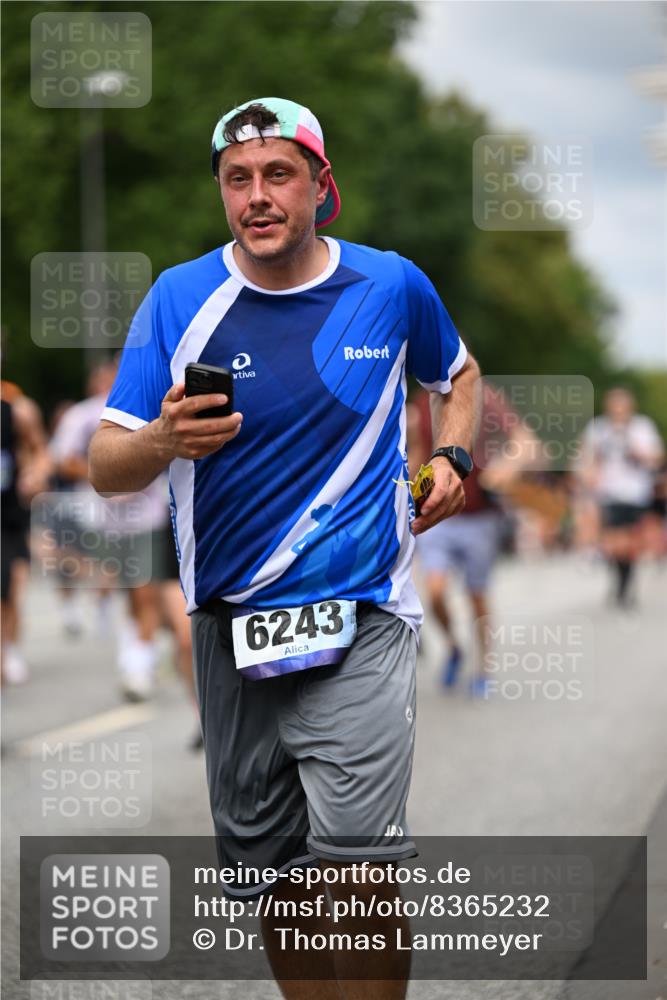29.06.2025 - hella hamburg halbmarathon Dr. Thomas Lammeyer http://msf.ph/oto/8365232 29.06.2025 10:41:43 Kennedybrücke 1276, 1337, 1339, 1799, 1819, 2016, 2031, 2104, 2199, 2272, 2480, 2853, 4347, 4442, 4618, 4733, 4762, 5146, 5224, 5522, 5523, 5640, 5940, 6243, 6584, 6821, 7085, 7124, 7544, 8499, 8758, 8843, 8985, 9054, 9055, 9288, 10159, 10476, 10762, 10798, 10836, 10919 meine-sportfotos.de