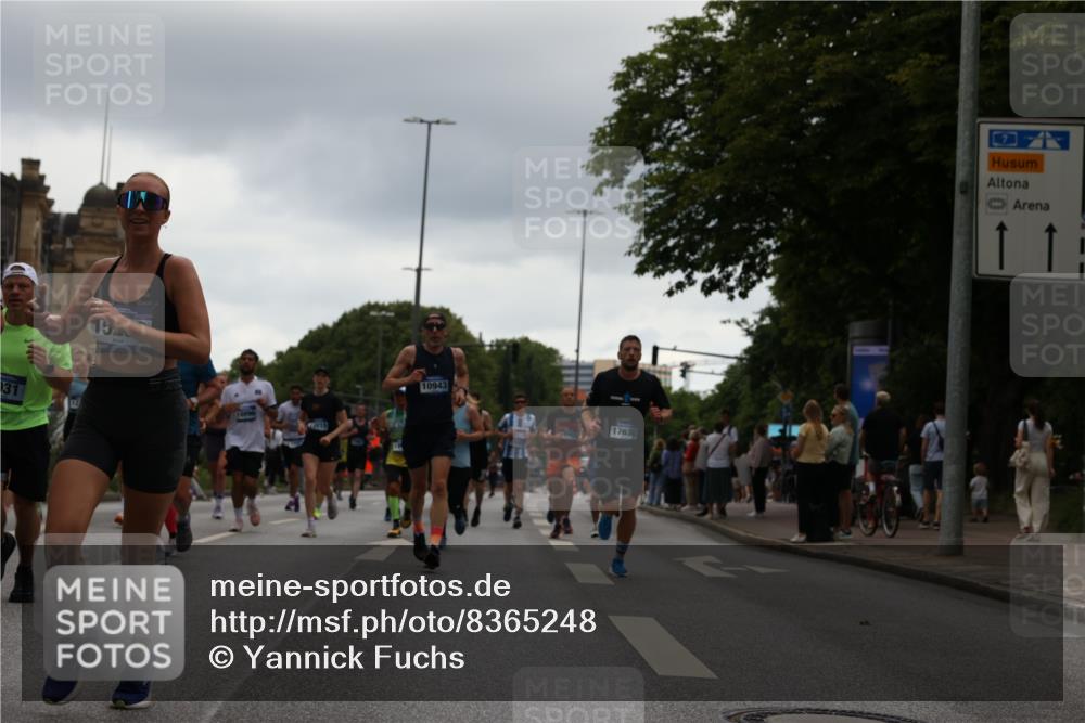 29.06.2025 - hella hamburg halbmarathon Yannick Fuchs http://msf.ph/oto/8365248 29.06.2025 10:53:21 20KM 2006, 2348, 2584, 2677, 2957, 2978, 3114, 3181, 3279, 3425, 3983, 4088, 4592, 4796, 5885, 6087, 6202, 6220, 6438, 7031, 7223, 7287, 8290, 10036, 10587, 10759, 10896, 10943, 11018, 11935, 11938, 12206, 12261, 12564, 12633, 12736, 12862, 13583, 13761, 14567, 14732, 14902, 14928, 14965, 15232, 15240, 15284, 16227, 16341, 16910, 16980, 17017, 17176, 17304, 17503, 17630, 18153, 18327, 18467, 18485, 18716, 18855, 19015, 19160 meine-sportfotos.de