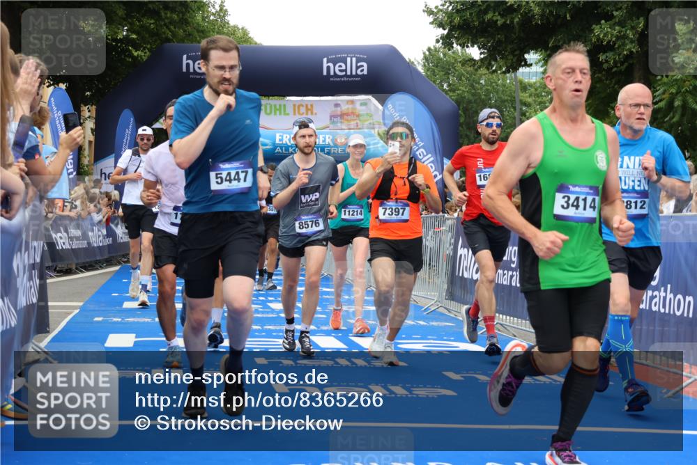 29.06.2025 - hella hamburg halbmarathon Strokosch-Dieckow http://msf.ph/oto/8365266 29.06.2025 10:50:32 Ziel 1399, 1750, 3414, 4127, 4346, 5447, 6282, 6662, 7397, 7583, 7786, 8153, 8576, 9057, 11214, 11455, 12624, 13808, 13812, 13875, 14626, 15519, 15803, 16291, 16806, 17179, 17247, 17319, 18006, 18394, 18413 meine-sportfotos.de