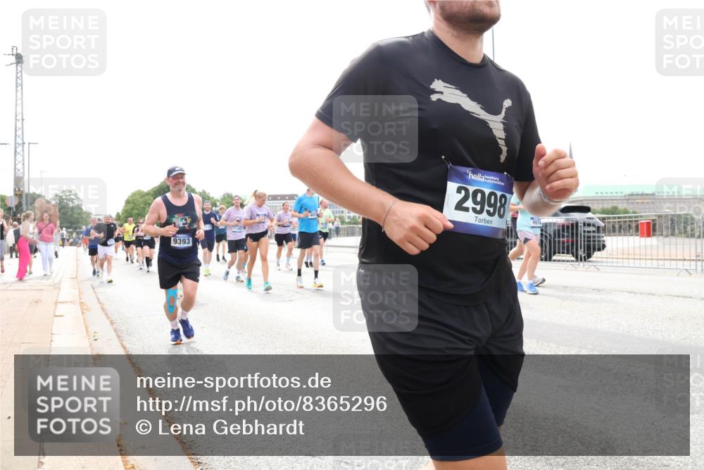 29.06.2025 - hella hamburg halbmarathon Lena Gebhardt http://msf.ph/oto/8365296 29.06.2025 10:39:25 Lombardsbrücke 9393, 11382, 2998, 1760, 1856, 1883, 2092, 2524, 2534, 2571, 2574, 2578, 2843, 2893, 2976, 2998, 3275, 3353, 3727, 3745, 4410, 4523, 4603, 4609, 4659, 4855, 4882, 5045, 5701, 6062, 6112, 6321, 6342, 6343, 6427, 6428, 6611, 6719, 6726, 6748, 7053, 7125, 7199, 7341, 7501, 7506, 7524, 7589, 7684, 7815, 8203, 8243, 8457, 8783, 8995, 9393, 9420, 9446, 9569, 9698, 9747, 9777, 9974, 9977, 10001, 10072, 10315, 10512, 10516, 13060 meine-sportfotos.de