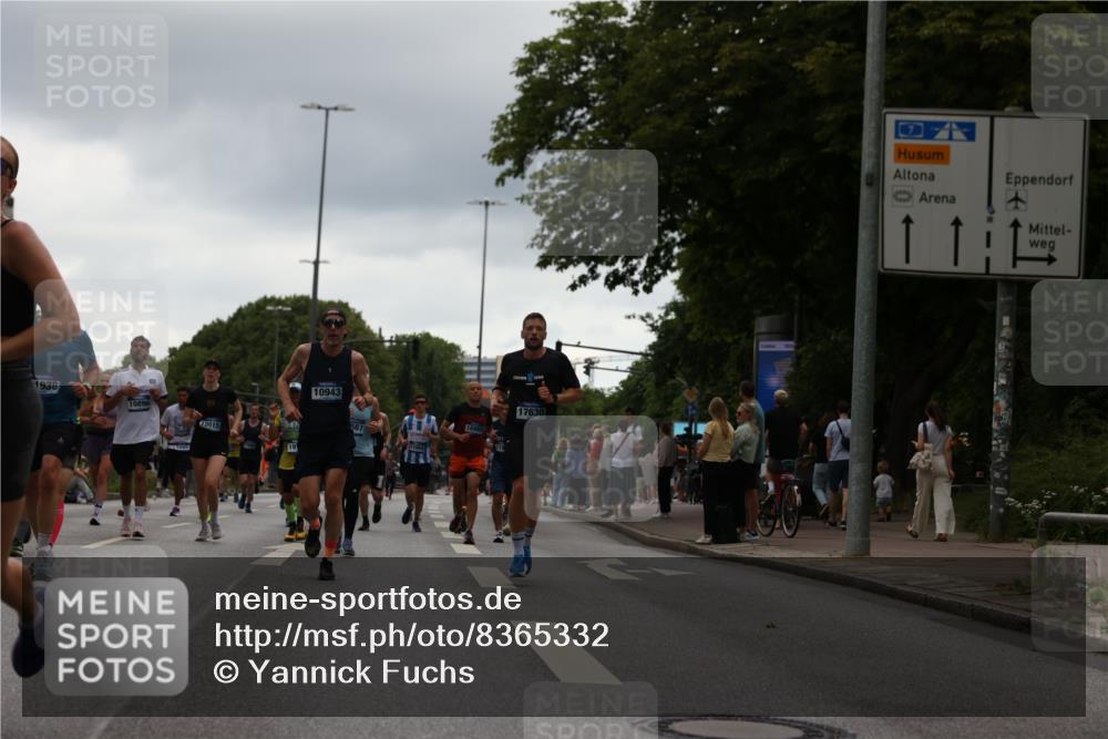 29.06.2025 - hella hamburg halbmarathon Yannick Fuchs http://msf.ph/oto/8365332 29.06.2025 10:53:21 20KM 2006, 2348, 2584, 2677, 2957, 2978, 3114, 3181, 3279, 3425, 3983, 4088, 4592, 4796, 5885, 6087, 6202, 6220, 6438, 7031, 7223, 7287, 8290, 10036, 10587, 10759, 10896, 10943, 11018, 11935, 11938, 12206, 12261, 12564, 12633, 12736, 12862, 13583, 13761, 14567, 14732, 14902, 14928, 14965, 15232, 15240, 15284, 16227, 16341, 16910, 16980, 17017, 17176, 17304, 17503, 17630, 18153, 18327, 18467, 18485, 18716, 18855, 19015, 19160 meine-sportfotos.de