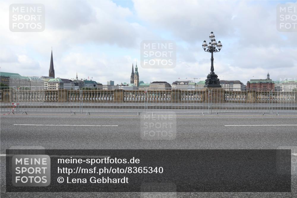 29.06.2025 - hella hamburg halbmarathon Lena Gebhardt http://msf.ph/oto/8365340 29.06.2025 08:48:59 Lombardsbrücke  meine-sportfotos.de