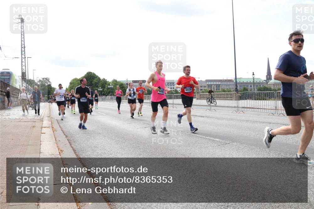 29.06.2025 - hella hamburg halbmarathon Lena Gebhardt http://msf.ph/oto/8365353 29.06.2025 10:14:27 Lombardsbrücke 1406, 6083, 6028, 8892, 1194, 1406, 1728, 1890, 2494, 2990, 3020, 3154, 3756, 3834, 3939, 4032, 4962, 5191, 5670, 5981, 6028, 6083, 6089, 6287, 6366, 7209, 7442, 7802, 7840, 7991, 8001, 8057, 8147, 8409, 8755, 8892, 9556, 9663, 9709, 9845, 9886, 10224, 10610, 11987, 12467, 12938, 13237, 13285, 13788, 14488, 15840, 16126, 17439, 18041, 18236, 18239 meine-sportfotos.de