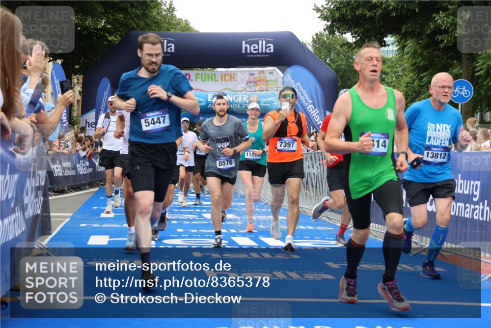 29.06.2025 - hella hamburg halbmarathon Strokosch-Dieckow http://msf.ph/oto/8365378 29.06.2025 10:50:32 Ziel 1399, 1750, 3414, 4127, 4346, 5447, 6282, 6662, 7397, 7583, 7786, 8153, 8576, 9057, 11214, 11455, 12624, 13808, 13812, 13875, 14626, 15519, 15803, 16291, 16806, 17179, 17247, 17319, 18006, 18394, 18413 meine-sportfotos.de