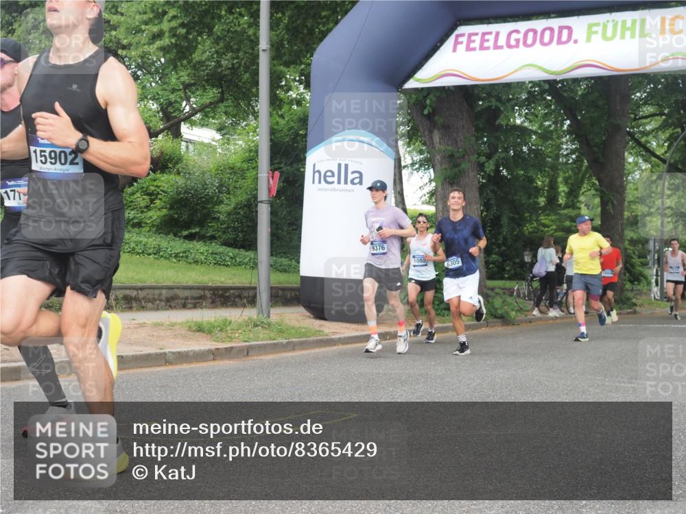 29.06.2025 - hella hamburg halbmarathon KatJ http://msf.ph/oto/8365429 29.06.2025 10:22:59 Zwischen KM18-KM19 1053, 2243, 5193, 6305 meine-sportfotos.de