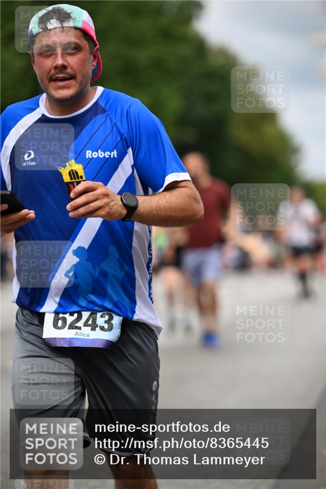 29.06.2025 - hella hamburg halbmarathon Dr. Thomas Lammeyer http://msf.ph/oto/8365445 29.06.2025 10:41:43 Kennedybrücke 1276, 1337, 1339, 1799, 1819, 2016, 2031, 2104, 2199, 2272, 2480, 2853, 4347, 4442, 4618, 4733, 4762, 5146, 5224, 5522, 5523, 5640, 5940, 6243, 6584, 6821, 7085, 7124, 7544, 8499, 8758, 8843, 8985, 9054, 9055, 9288, 10159, 10476, 10762, 10798, 10836, 10919 meine-sportfotos.de