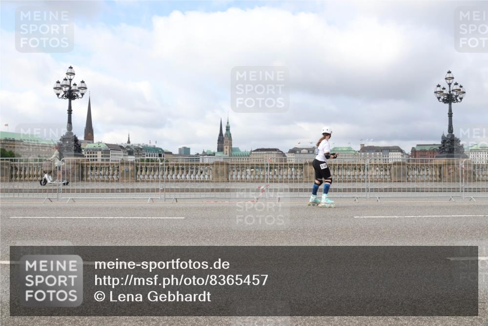 29.06.2025 - hella hamburg halbmarathon Lena Gebhardt http://msf.ph/oto/8365457 29.06.2025 09:10:51 Lombardsbrücke  meine-sportfotos.de