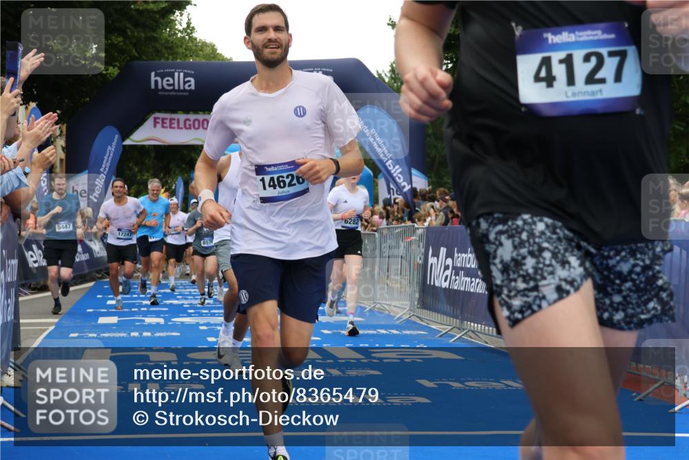 29.06.2025 - hella hamburg halbmarathon Strokosch-Dieckow http://msf.ph/oto/8365479 29.06.2025 10:50:29 Ziel 1399, 1750, 3414, 4127, 4247, 4346, 5447, 6282, 6795, 7397, 7786, 8153, 8576, 8899, 9057, 11214, 11455, 12035, 12624, 13812, 14626, 15519, 15803, 16806, 17179, 17247, 17319, 18006, 18394 meine-sportfotos.de