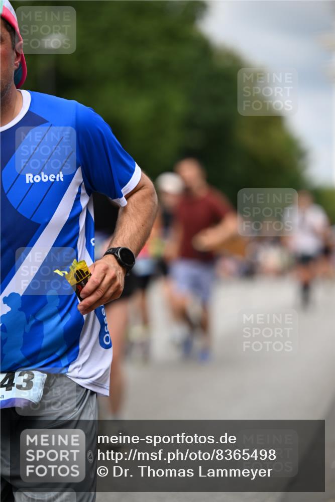 29.06.2025 - hella hamburg halbmarathon Dr. Thomas Lammeyer http://msf.ph/oto/8365498 29.06.2025 10:41:43 Kennedybrücke 1276, 1337, 1339, 1799, 1819, 2016, 2031, 2104, 2199, 2272, 2480, 2853, 4347, 4442, 4618, 4733, 4762, 5146, 5224, 5522, 5523, 5640, 5940, 6243, 6584, 6821, 7085, 7124, 7544, 8499, 8758, 8843, 8985, 9054, 9055, 9288, 10159, 10476, 10762, 10798, 10836, 10919 meine-sportfotos.de