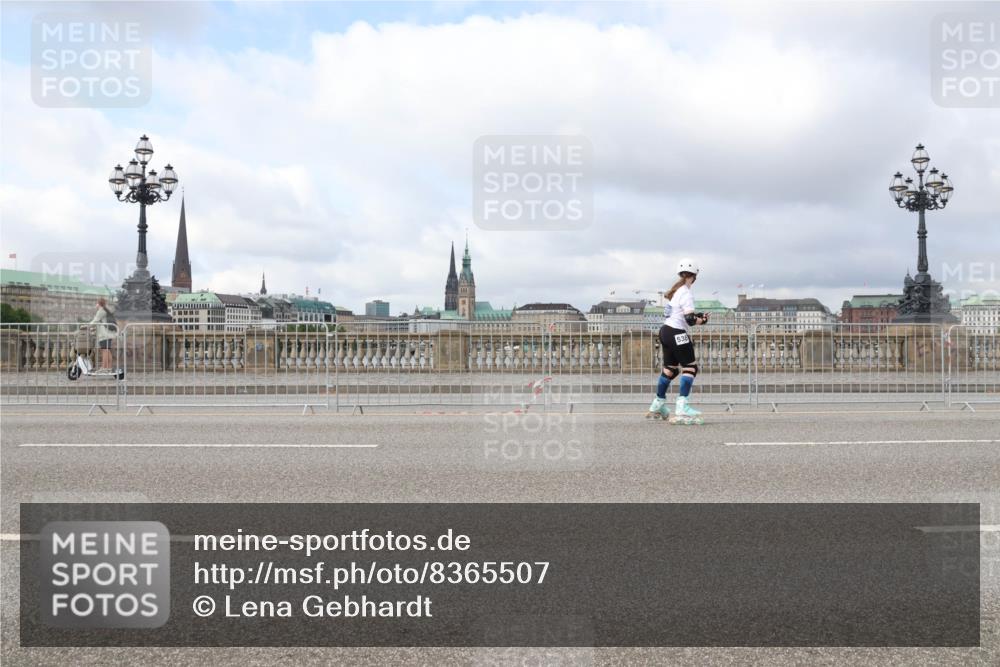 29.06.2025 - hella hamburg halbmarathon Lena Gebhardt http://msf.ph/oto/8365507 29.06.2025 09:10:51 Lombardsbrücke  meine-sportfotos.de