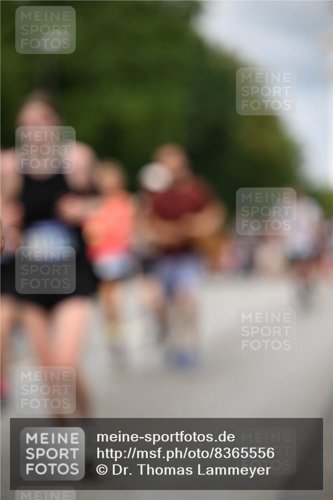 29.06.2025 - hella hamburg halbmarathon Dr. Thomas Lammeyer http://msf.ph/oto/8365556 29.06.2025 10:41:44 Kennedybrücke 1276, 1337, 1339, 1799, 1819, 2016, 2031, 2104, 2199, 2272, 2480, 2853, 4347, 4442, 4618, 4733, 4762, 5146, 5522, 5523, 5640, 5940, 6243, 6584, 6821, 7085, 7124, 7544, 8499, 8758, 8811, 8843, 8985, 9054, 9055, 9288, 10159, 10476, 10762, 10798, 10836, 10919 meine-sportfotos.de