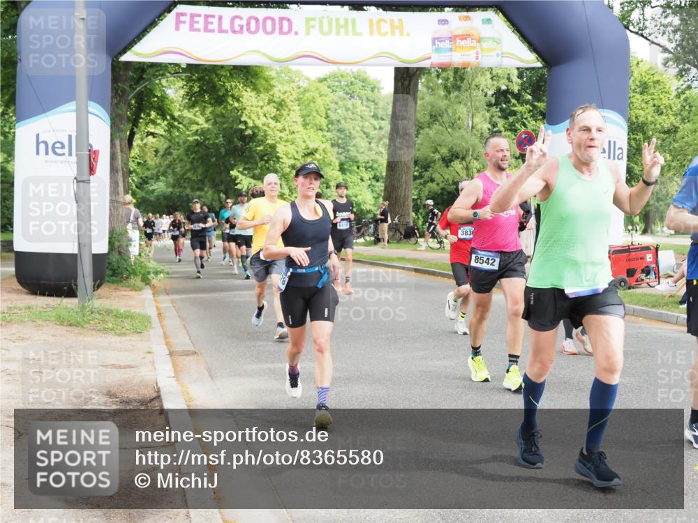 29.06.2025 - hella hamburg halbmarathon MichiJ http://msf.ph/oto/8365580 29.06.2025 10:43:47 Zwischen KM18-KM19 1583, 3836, 4167, 5033, 7659, 7716, 8542, 8652, 11212, 11612, 11832, 14678, 15097, 15527, 18501 meine-sportfotos.de